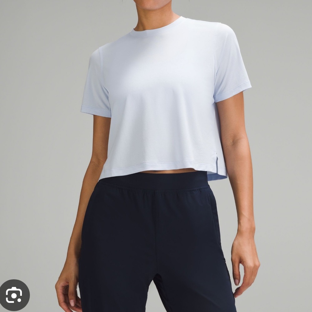 Lululemon Ultralight Waist-length T-shirt -windmill blue size 6